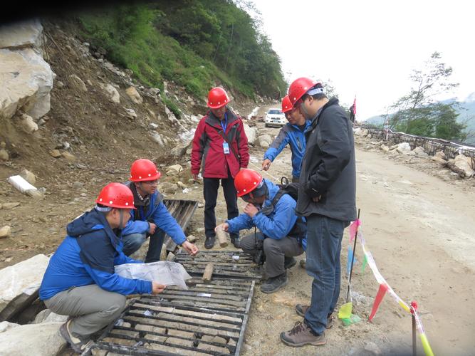 余正良副院長赴西藏樟木口岸檢查地質(zhì)災(zāi)害防治工程一期勘查設(shè)計項目