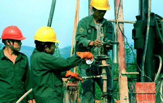 魯南地質(zhì)工程勘察院棗莊市莊里水庫野外施工掠影